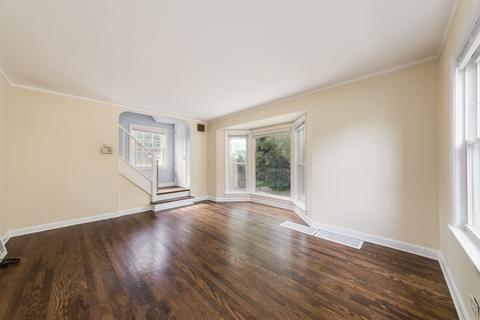 446 Rose Ave, Des Plaines, IL 60016 photo 4