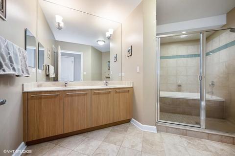 420 E Waterside Dr #910, Chicago, IL 60601 photo 13