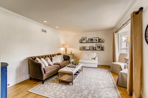 1261 Eagle Ct, Wheaton, IL 60189 photo 4