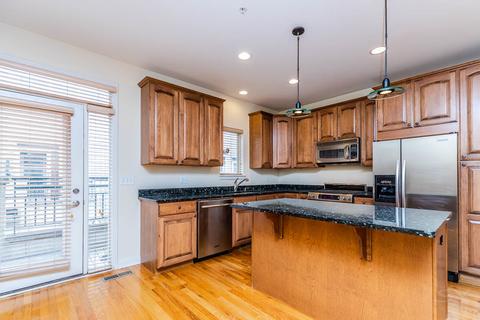 55 E 23rd St, Chicago, IL 60616 photo 2