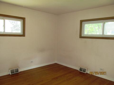 1885 Ash St, Des Plaines, IL 60018 photo 5