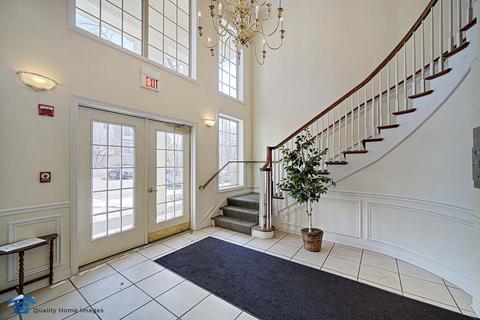 3135 Town Square Dr #302, Rolling Meadows, IL 60008 photo 2
