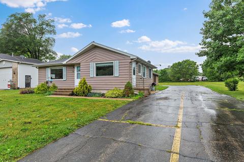 70 2nd St, Elgin, IL 60123 photo 2