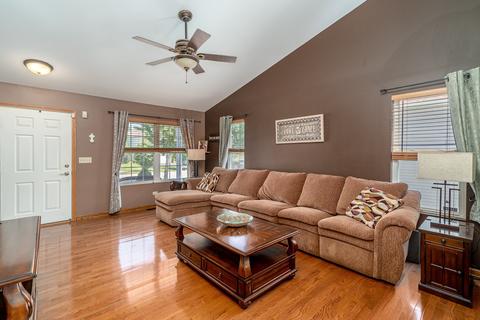 5824 Lake Pointe Dr, Plainfield, IL 60586 photo 3