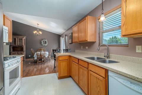 5824 Lake Pointe Dr, Plainfield, IL 60586 photo 10