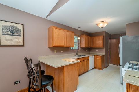 5824 Lake Pointe Dr, Plainfield, IL 60586 photo 8