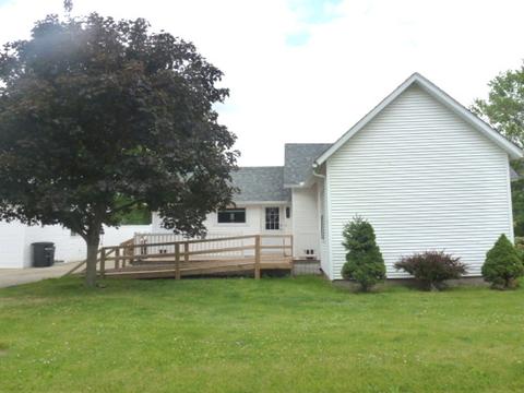 130 5th St, De Land, IL 61839 photo 2