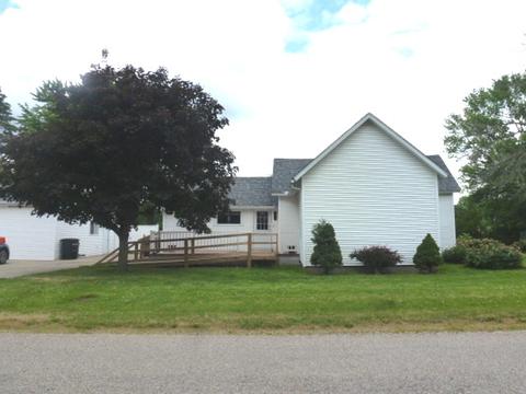 130 5th St, De Land, IL 61839 photo 1