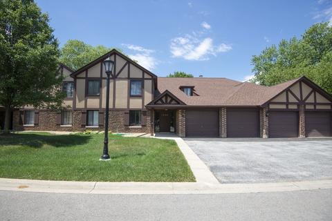 1600 Thames Ct #A, Wheaton, IL 60189 photo 1