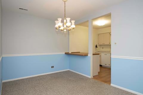 1600 Thames Ct #A, Wheaton, IL 60189 photo 4