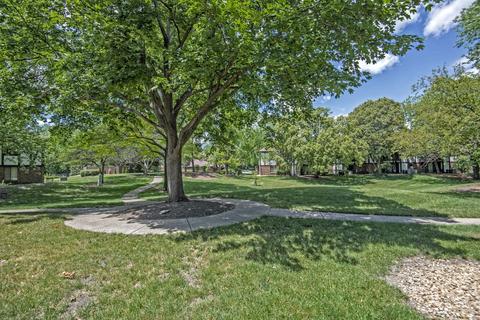 1600 Thames Ct #A, Wheaton, IL 60189 photo 20