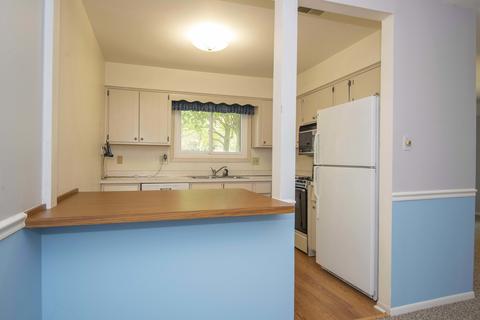 1600 Thames Ct #A, Wheaton, IL 60189 photo 5