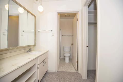 1600 Thames Ct #A, Wheaton, IL 60189 photo 18