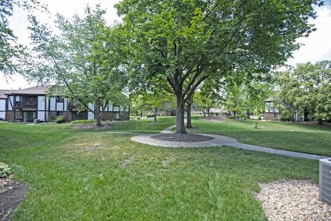 1600 Thames Ct #A, Wheaton, IL 60189 photo 24
