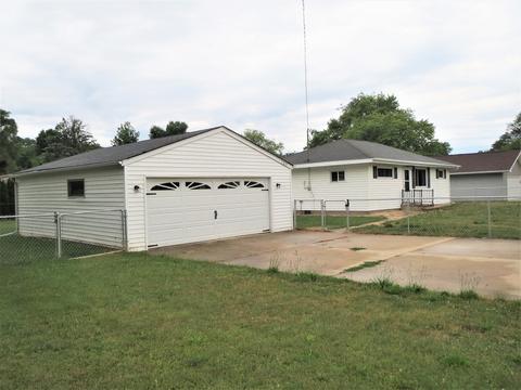 103 E Hill Crest Dr, Byron, IL 61010 photo 2