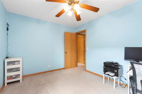 1950 Georgetown Ln, Hoffman Estates, IL 60169 photo 17