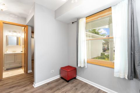 1950 Georgetown Ln, Hoffman Estates, IL 60169 photo 8