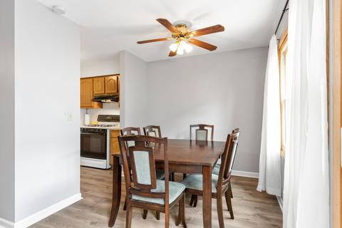 1950 Georgetown Ln, Hoffman Estates, IL 60169 photo 5