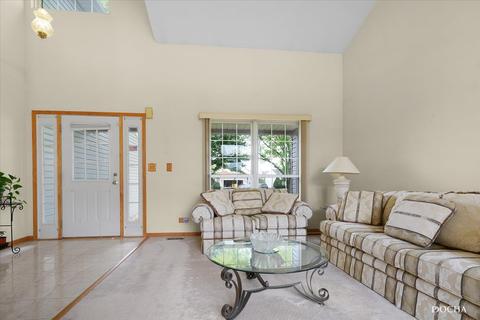 836 Tallgrass Dr, Bartlett, IL 60103 photo 5