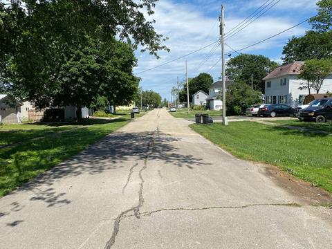 115 W Maple St, Roberts, IL 60962 photo 11