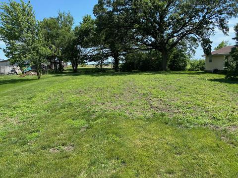 115 W Maple St, Roberts, IL 60962 photo 8
