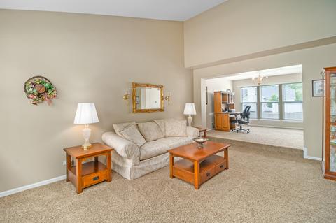 2676 Dunrobin Cir, Aurora, IL 60503 photo 8