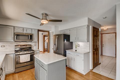 940 Ripple Brook Ln, Elgin, IL 60120 photo 7