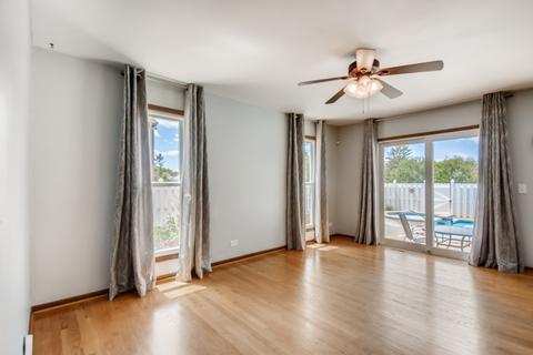 940 Ripple Brook Ln, Elgin, IL 60120 photo 8