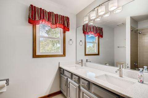 940 Ripple Brook Ln, Elgin, IL 60120 photo 22