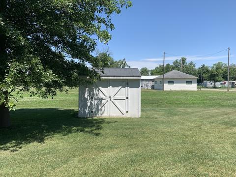 31 Lynn St, Weldon, IL 61882 photo 12