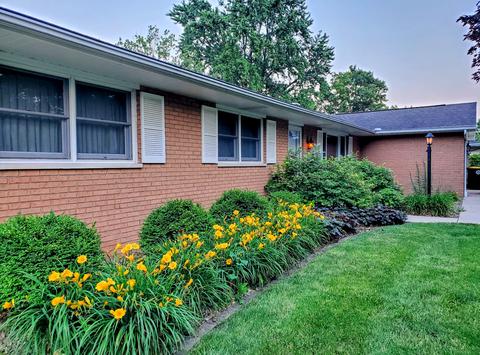 102 S Blair Dr, Normal, IL 61761 photo 2
