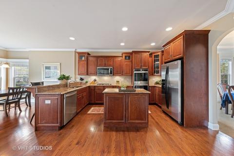 26520 Silverleaf Dr, Plainfield, IL 60585 photo 3