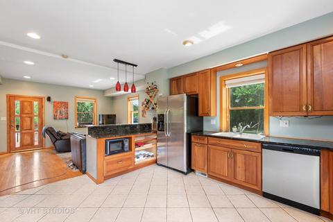 1238 N Harrison St, Algonquin, IL 60102 photo 2
