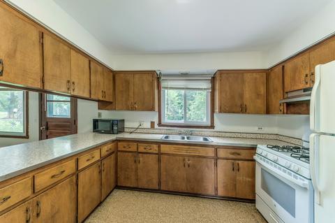1313 Blackhawk Dr, Elgin, IL 60120 photo 10