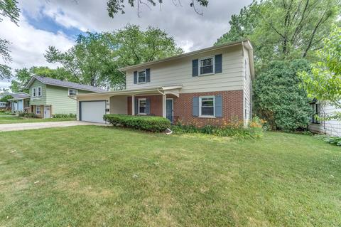 1313 Blackhawk Dr, Elgin, IL 60120 photo 2