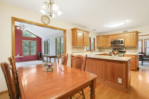 152 Wilcox Dr, Bartlett, IL 60103 photo 13