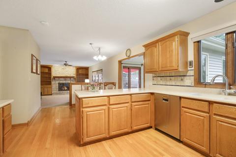 152 Wilcox Dr, Bartlett, IL 60103 photo 16