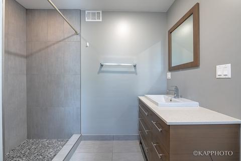 616 E 33rd Pl, Chicago, IL 60616 photo 18
