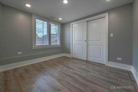 616 E 33rd Pl, Chicago, IL 60616 photo 25