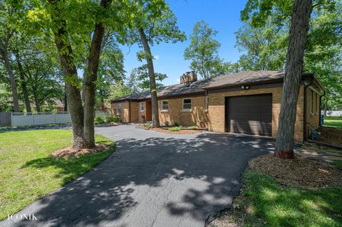 790 E Oak St, Addison, IL 60101 photo 3