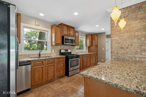790 E Oak St, Addison, IL 60101 photo 11
