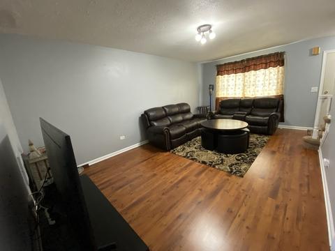 1738 Sessions Walk, Hoffman Estates, IL 60169 photo 3