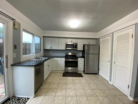 1738 Sessions Walk, Hoffman Estates, IL 60169 photo 7