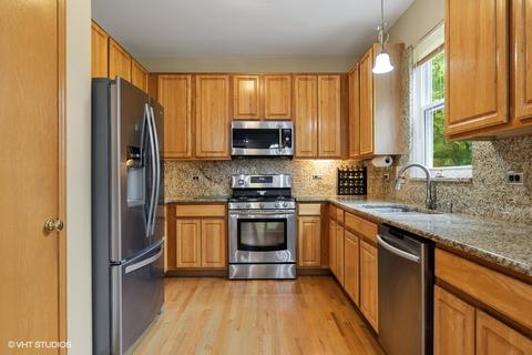 135 Troutman Dr, Bartlett, IL 60103 photo 7