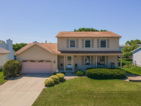 205 Beacon Cir, Bloomington, IL 61704 photo 2