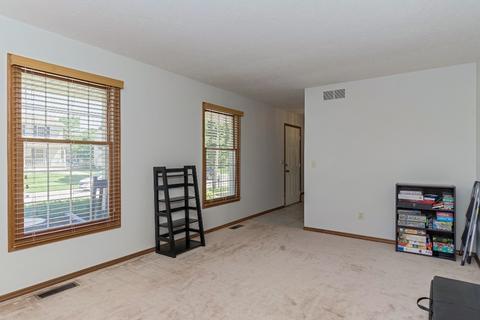 205 Beacon Cir, Bloomington, IL 61704 photo 9
