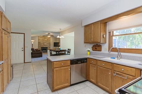 205 Beacon Cir, Bloomington, IL 61704 photo 13