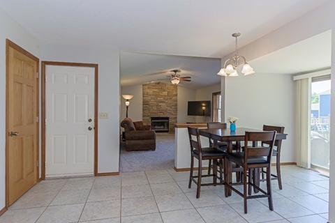 205 Beacon Cir, Bloomington, IL 61704 photo 17