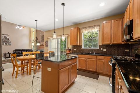 5784 Red Oak Dr, Hoffman Estates, IL 60192 photo 5