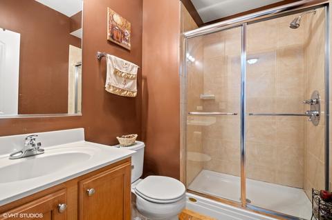5784 Red Oak Dr, Hoffman Estates, IL 60192 photo 17